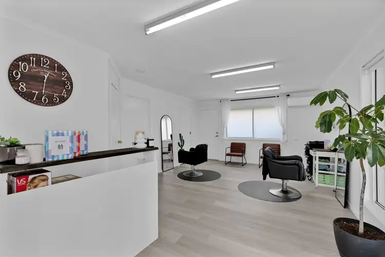 231 Nicklin Way