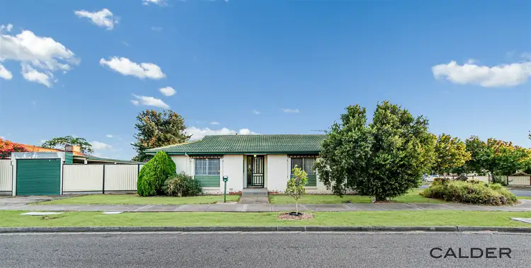 32 Oakwood Road, Albanvale VIC 3021