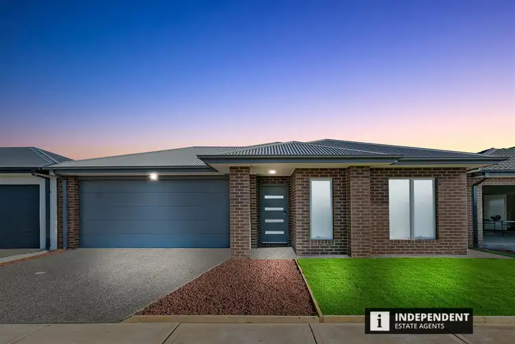 33 Mcculloch Street, Melton South VIC 3338