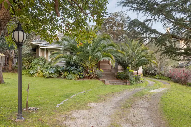 8 Burley Griffin Place, Eaglemont VIC 3084