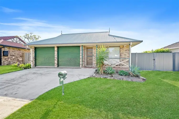 8 Woodley Avenue