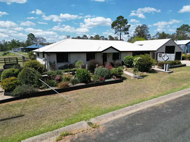 40-42 Douglas St, Blackbutt QLD 4314