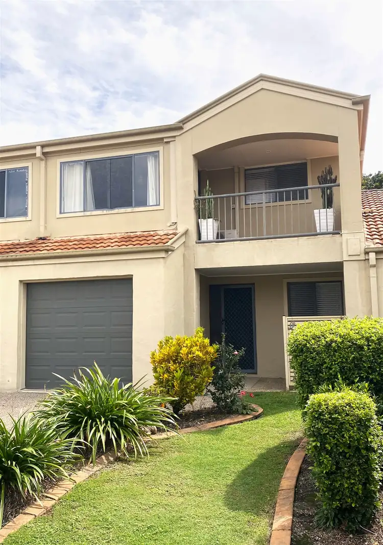 15/1-15 Santa Isobel Blvd, Pacific Pines QLD 4211