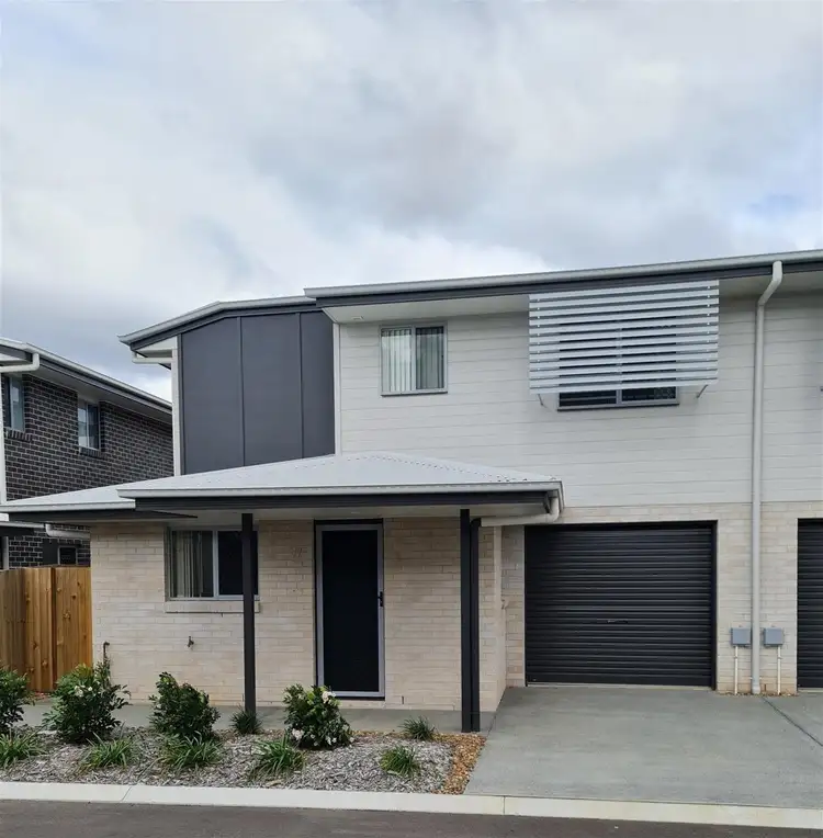 8 Casey St, Caboolture South QLD 4510