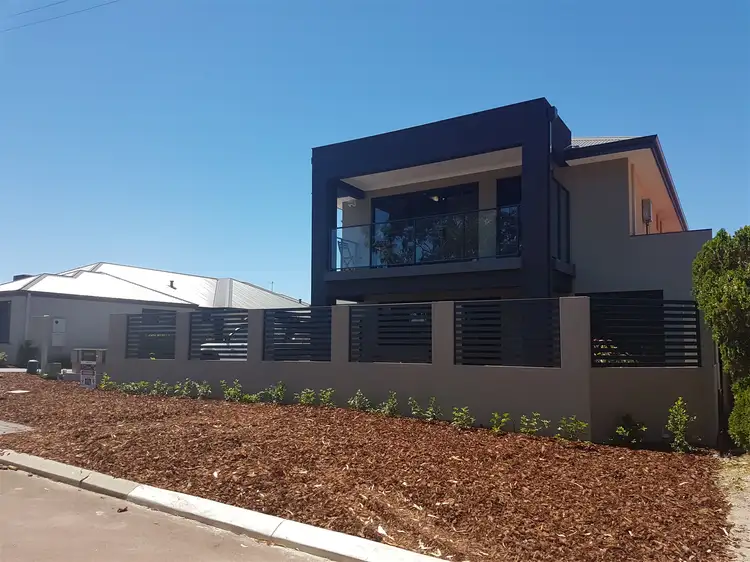 10 Page Ave, Bentley WA 6102