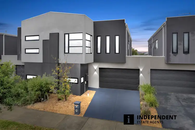 13 Maggie Street, Cranbourne East VIC 3977