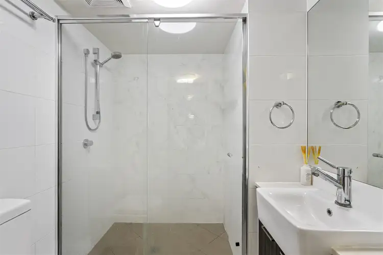Sixth view of Homely unit listing, 2/4 Garnet, Clayfield QLD 4011