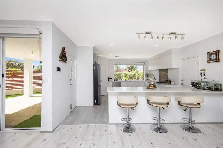 4 Vista Parade, Ballajura WA 6066
