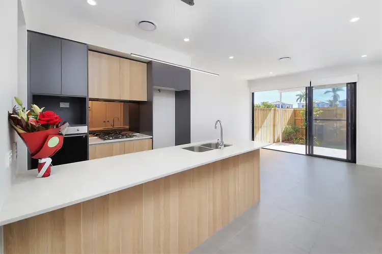84/1 Lake Serenity Blvd, Helensvale QLD 4212