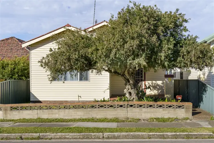 5 Bowser Street