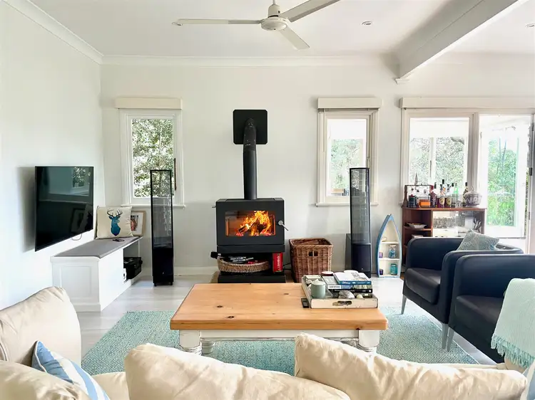 8 Hilltop Rd, Avalon Beach NSW 2107
