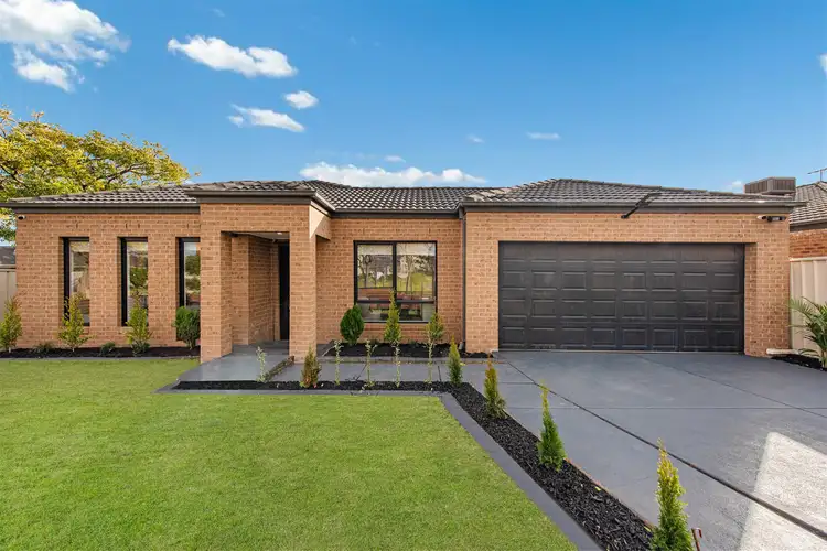 19 Garnet Way, Taylors Hill VIC 3037