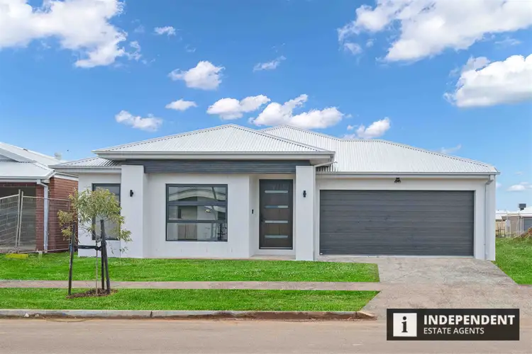 57 Aristides Crescent, Thornhill Park VIC 3335