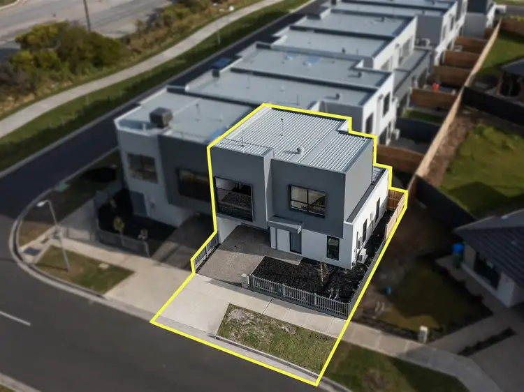 8 Pascal Way, Cranbourne South VIC 3977