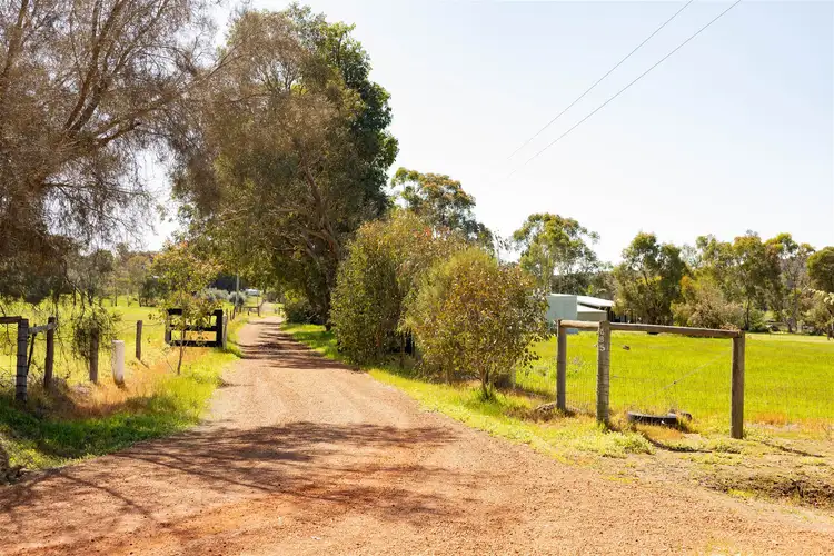 685 Stanwix Place, Wooroloo WA 6558