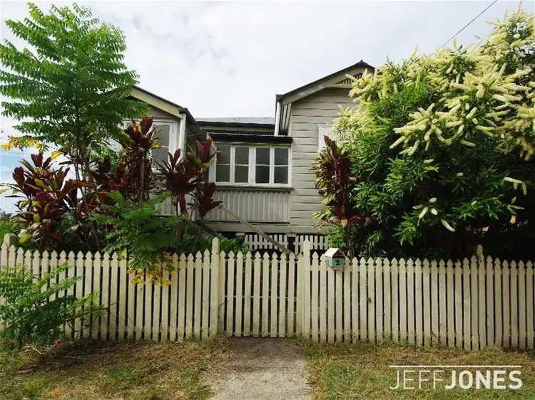 2 Jubilee Street, Greenslopes QLD 4120