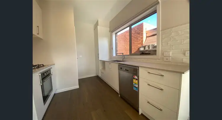 2/16 Nott St, Belmont VIC 3216