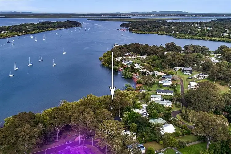 25 Michael Avenue, Lamb Island QLD 4184