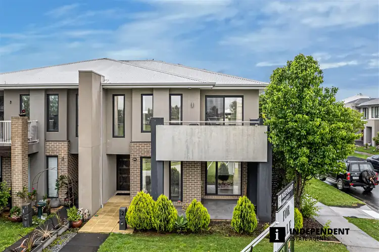 2 Quintino Walk, Clyde North VIC 3978