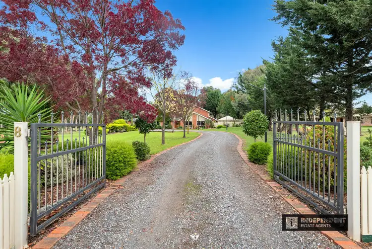 8 Kororoit Court, Kurunjang VIC 3337
