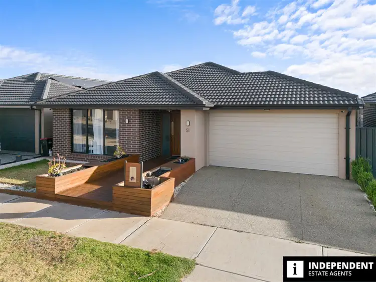 51 Runcorn Crescent, Strathtulloh VIC 3338