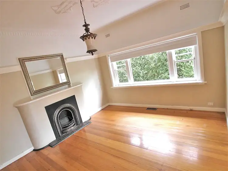 Fourth view of Homely house listing, 10 Kingsley Street, Ivanhoe VIC 3079