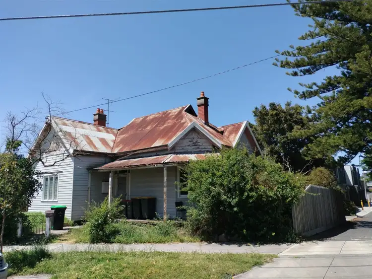 42 ROBINSON STREET, Moonee Ponds VIC 3039