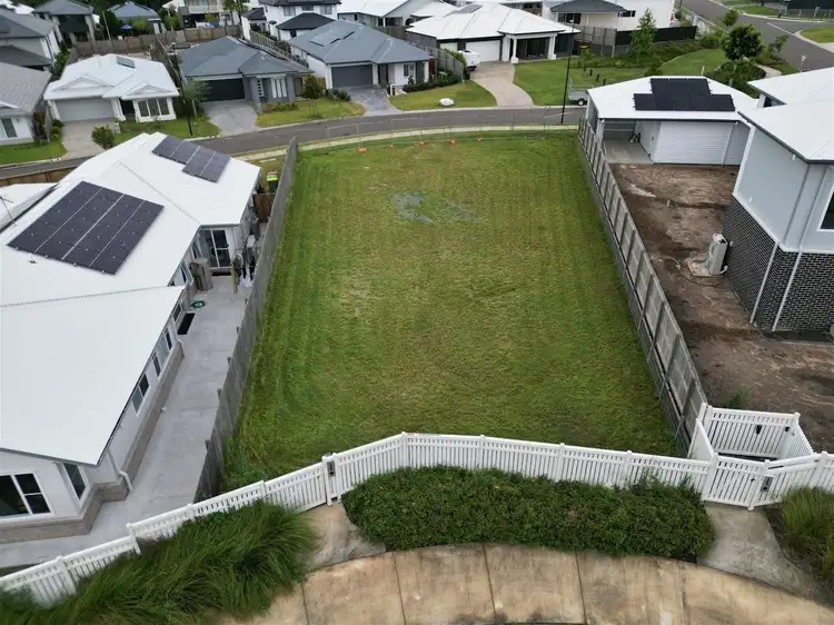 36 Shoreline Avenue, Redland Bay QLD 4165