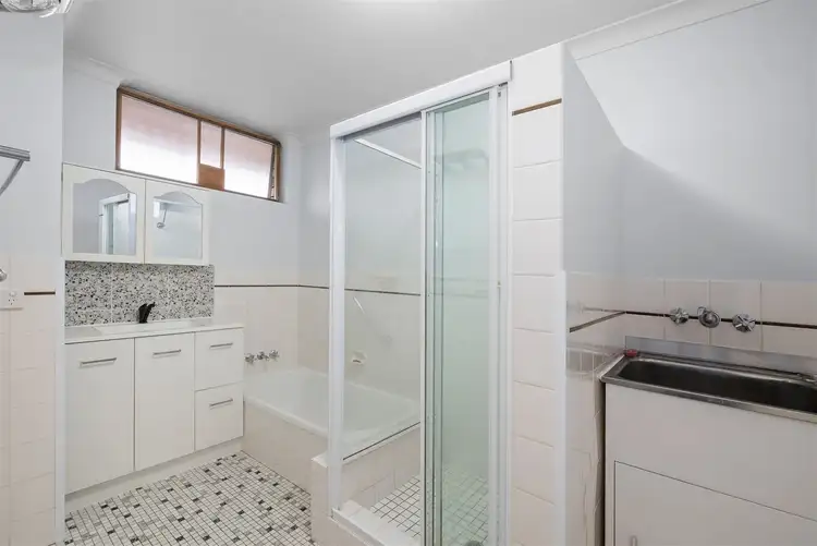 Sixth view of Homely unit listing, 4/339 Cavendish Road, Coorparoo QLD 4151