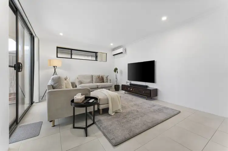 6 Montague Lan
