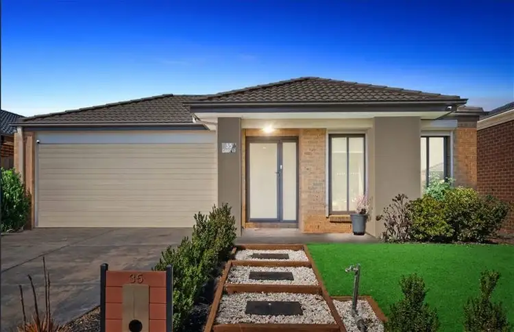 35 Clement Way, Melton South VIC 3338