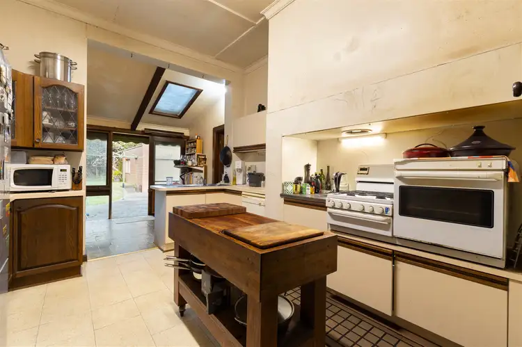 Sixth view of Homely house listing, 8 BURLEY GRIFFIN PLACE, Eaglemont VIC 3084