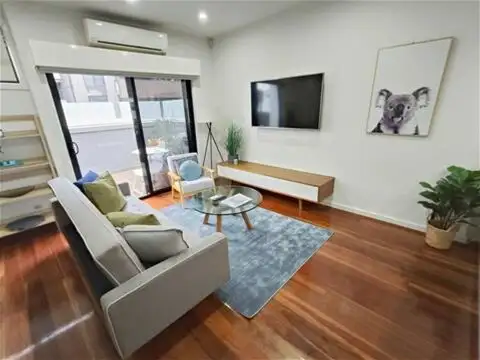8/74 Nott St, Port Melbourne VIC 3207