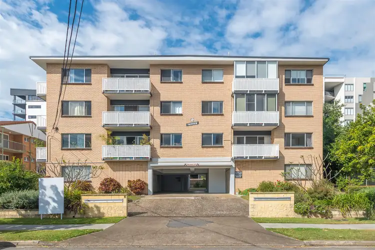 10/8 Regina Street, Greenslopes QLD 4120