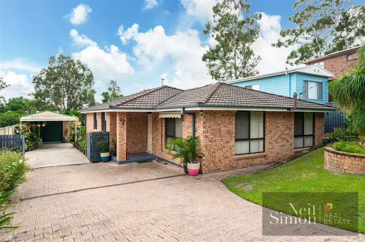 32 Dean Parade