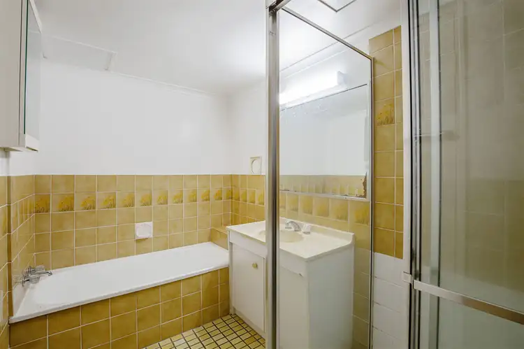 Fifth view of Homely unit listing, 2D/3540 Main Beach Parade, Main Beach QLD 4217