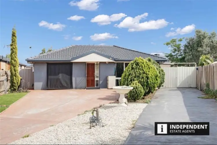 9 Garfield close, Melton South VIC 3338