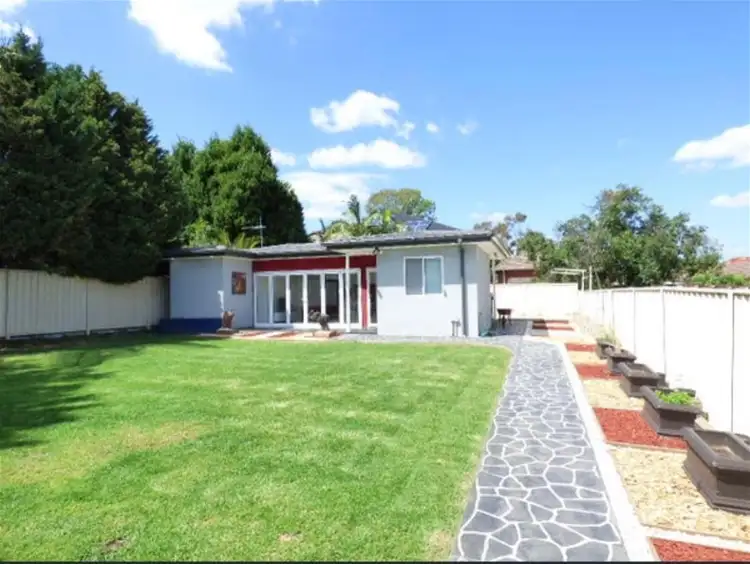 19A English St, Glenfield NSW 2167
