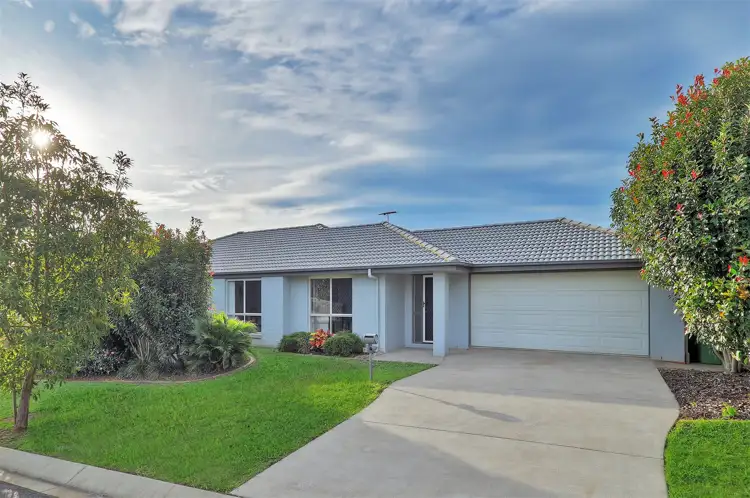6 Beachwood street, Redland Bay QLD 4165