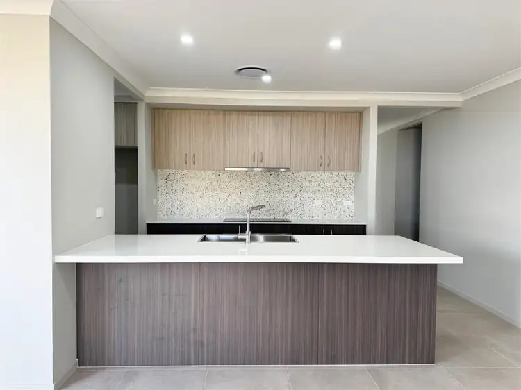 26 Ferris Avenue, Park Ridge QLD 4125