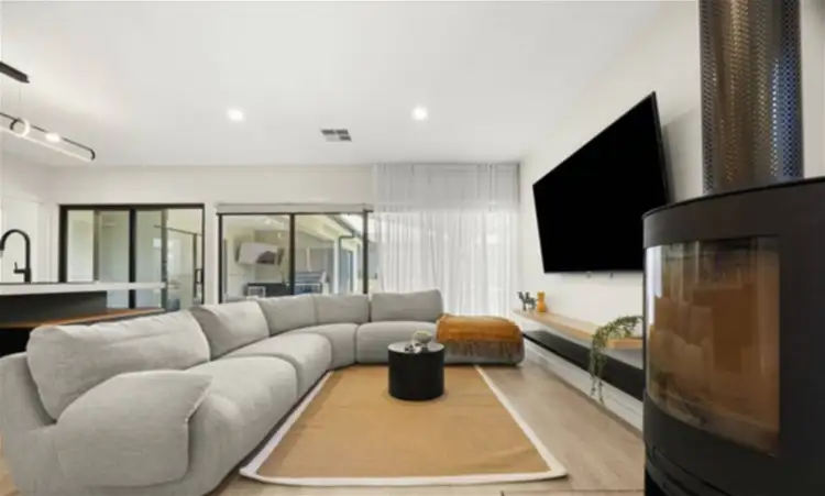 Fifth view of Homely house listing, 6 Erskine loop,, Googong NSW 2620