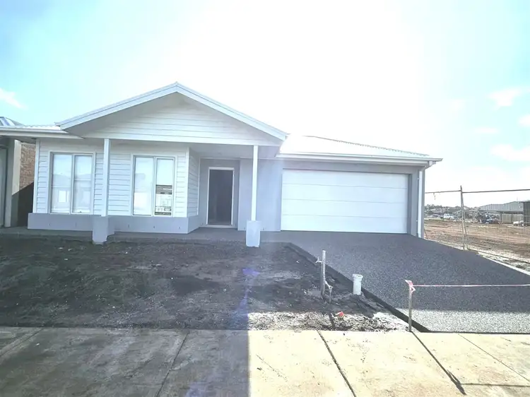 13 Belle-Flur Way, Brookfield VIC 3338