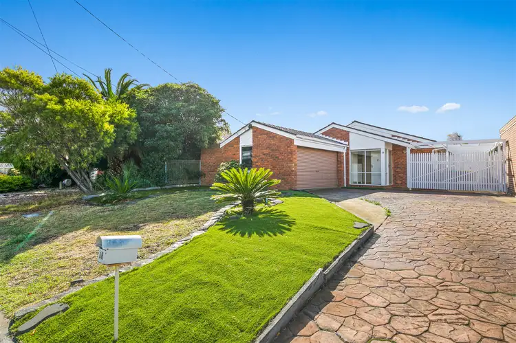 18 Greylea Gr, Seabrook VIC 3028