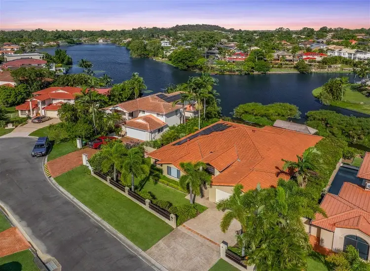 5 Bellambi Place, Westlake QLD 4074