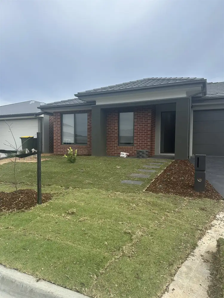 10 Fangorn St, Clyde VIC 3978