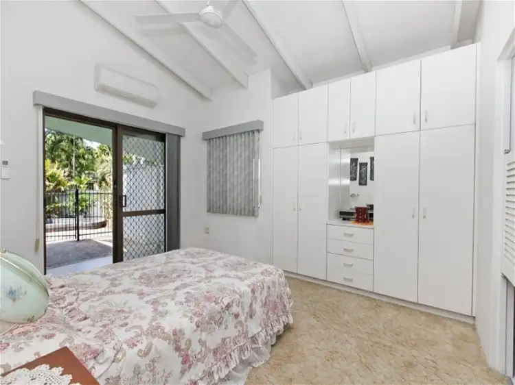 Fifth view of Homely semi-detached listing, 1/17 Gotham St, Leanyer NT 812
