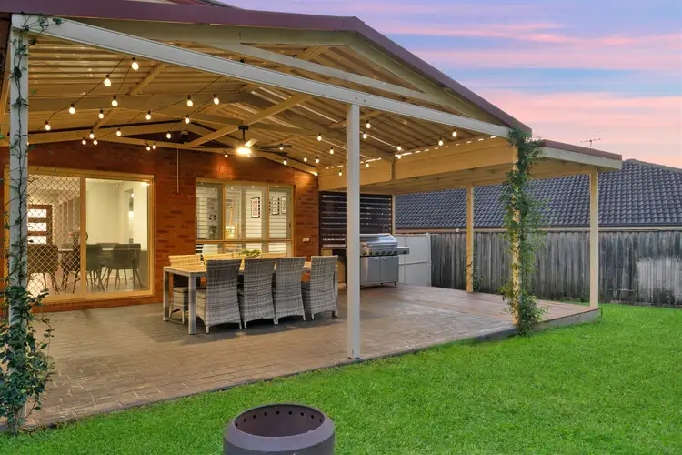 35 Bataan Circuit, Bateau Bay NSW 2261
