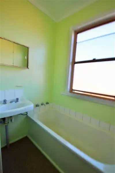60 Russell Street, South Guyra NSW 2365