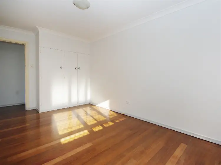 Fifth view of Homely unit listing, 2/96 Ridge Street, Greenslopes QLD 4120