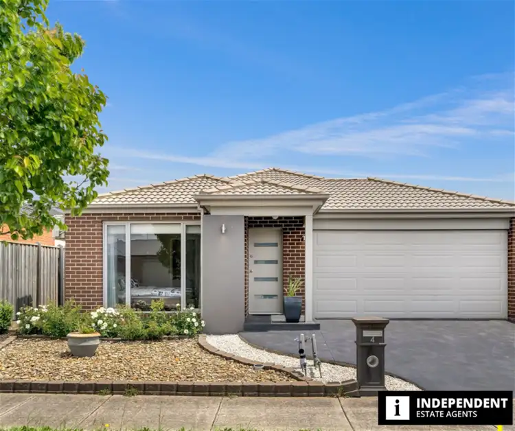 4 Winchcombe Way, Cranbourne North VIC 3977